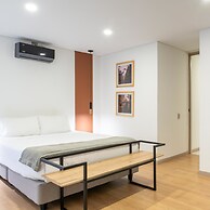 w Lovely 2BR w Balcony n AC in Laureles