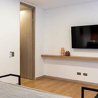 w Lovely 2BR w Balcony n AC in Laureles