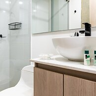 w Lovely 2BR w Balcony n AC in Laureles