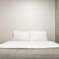 w Lovely 2BR w Balcony n AC in Laureles