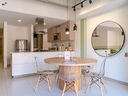 w Beautiful 3BR w/ AC in Laureles