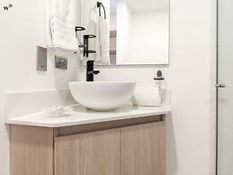 w Beautiful 3BR w/ AC in Laureles