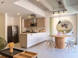 w Beautiful 3BR w/ AC in Laureles