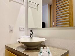 w Amazing Loft in Chico