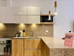 w Amazing Loft in Chico