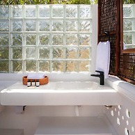 w Vibrant House 5BR w Pool n AC in Cartagena