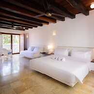 w Vibrant House 5BR w Pool n AC in Cartagena