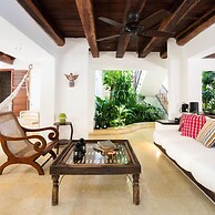 w Vibrant House 5BR w Pool n AC in Cartagena