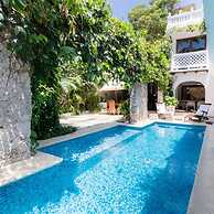 w Vibrant House 5BR w Pool n AC in Cartagena