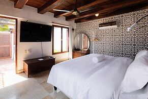 w Vibrant House 5BR w Pool n AC in Cartagena
