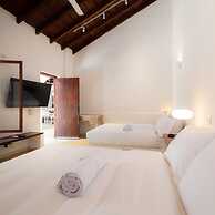 w Vibrant House 5BR w Pool n AC in Cartagena