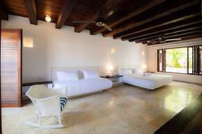 w Vibrant House 5BR w Pool n AC in Cartagena