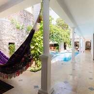 w Vibrant House 5BR w Pool n AC in Cartagena
