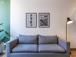 w Stunning 1BR in Chico