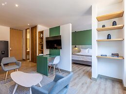 w Stunning 1BR in Chico