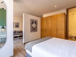 w Stunning 1BR in Chico