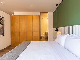 w Stunning 1BR in Chico