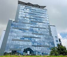 w Artistic Loft in Unique Building