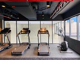 w Artistic Loft in Unique Building