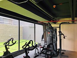 w Artistic Loft in Unique Building