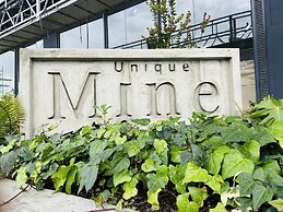 w Artistic Loft in Unique Building