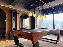 w Artistic Loft in Unique Building