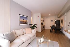 w Lively 2BR With Balcony in Miraflores