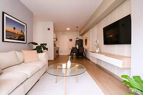 w Lively 2BR With Balcony in Miraflores
