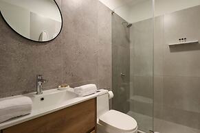 w Lively 2BR With Balcony in Miraflores