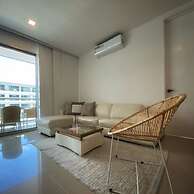 w Incredible 2BR w Unique View n AC