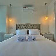 w Incredible 2BR w Unique View n AC