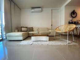 w Incredible 2BR w Unique View n AC