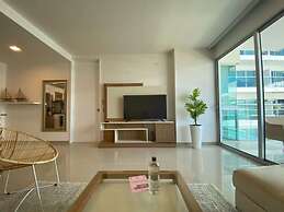 w Incredible 2BR w Unique View n AC