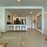 w Incredible 2BR w Unique View n AC