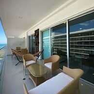 w Incredible 2BR w Unique View n AC