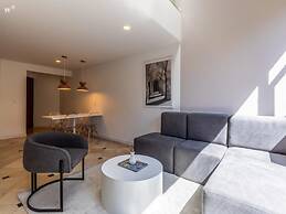 w Unique 2BR Duplex in Parque 93