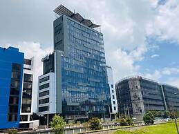 w Modern Loft in Unique Building