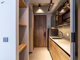 w Modern Loft in Unique Building