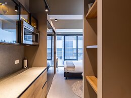 w Modern Loft in Unique Building
