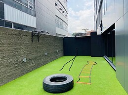 w Modern Loft in Unique Building