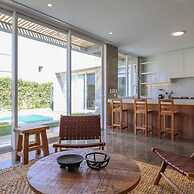 w Modern 4BR Villa With Private Pool in Paracas