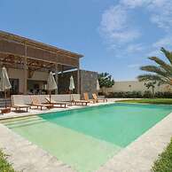w Modern 4BR Villa With Private Pool in Paracas