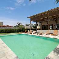 w Modern 4BR Villa With Private Pool in Paracas