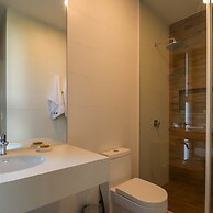 w Modern 4BR Villa With Private Pool in Paracas