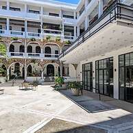 w Outstanding 1BR in Santa Ana