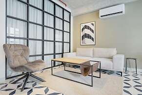 Spacious 2BR in Plaza Herrera