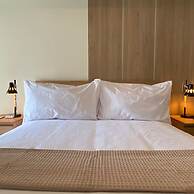 w Artistic 2BR With Balcony in Miraflores
