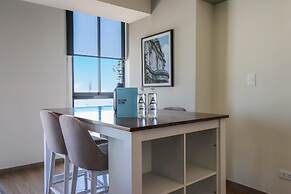 w Artistic 2BR With Balcony in Miraflores