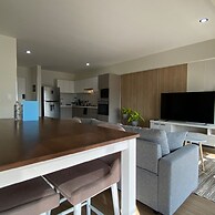 w Artistic 2BR With Balcony in Miraflores
