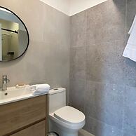 w Artistic 2BR With Balcony in Miraflores